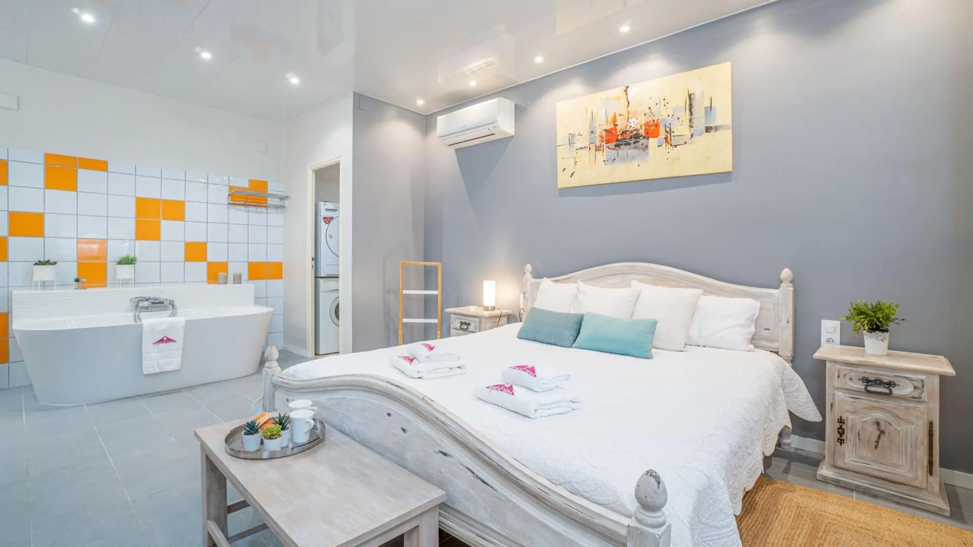 Apart-Rent Villa Fluvia 0002 Empuriabrava 0*,  Spain