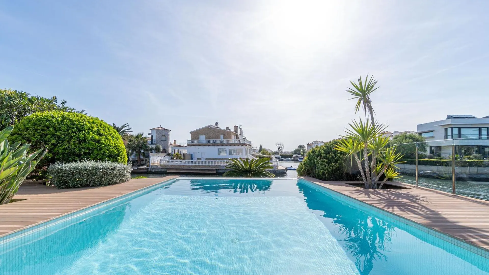 Apart-Rent Villa Fluvia 0002 Empuriabrava