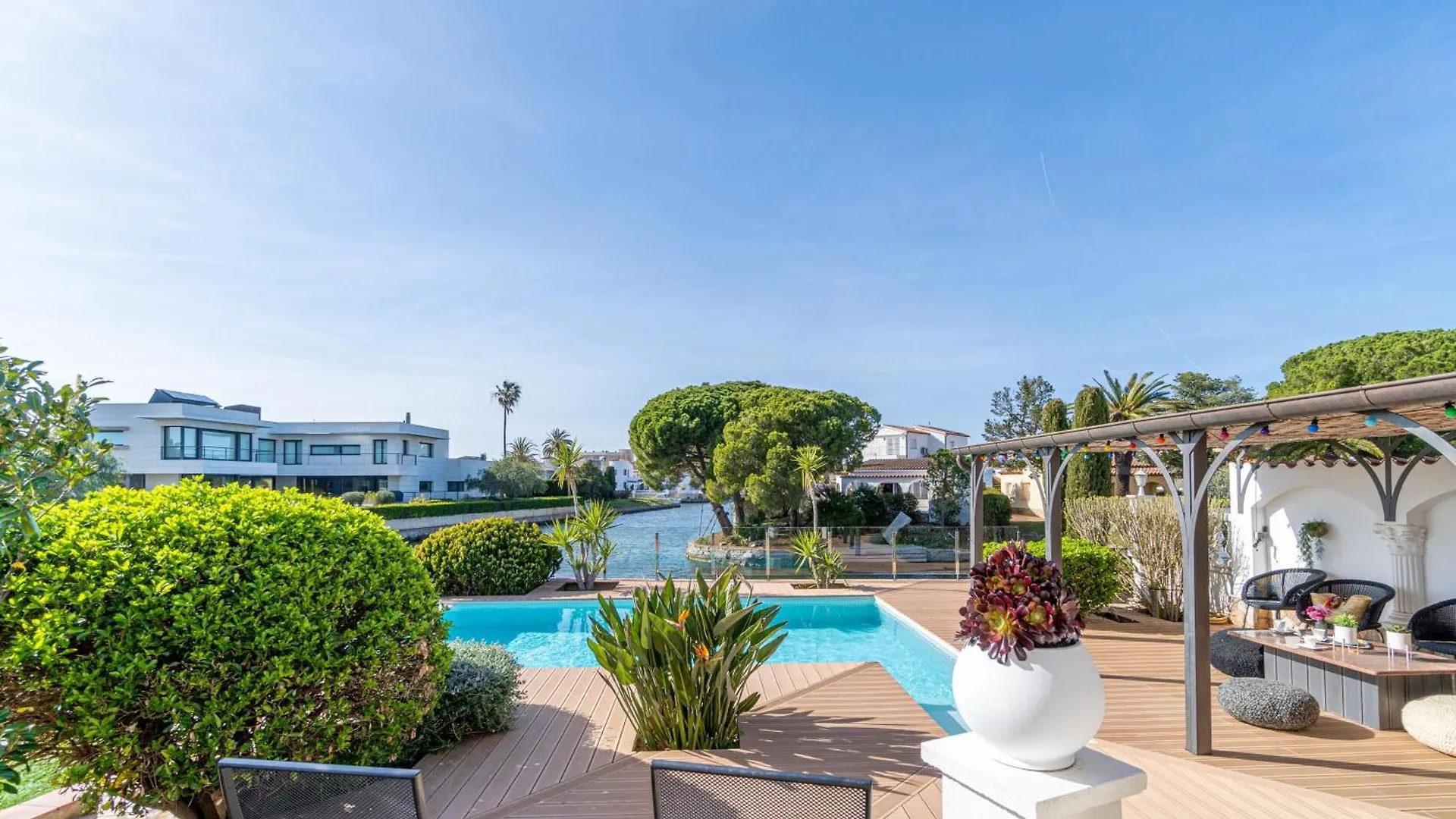 Apart-Rent Villa Fluvia 0002 Empuriabrava