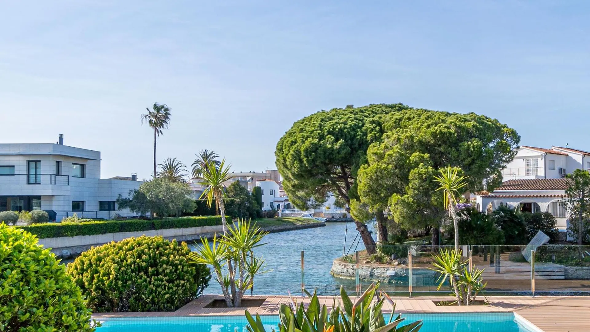 Apart-Rent Villa Fluvia 0002 Empuriabrava