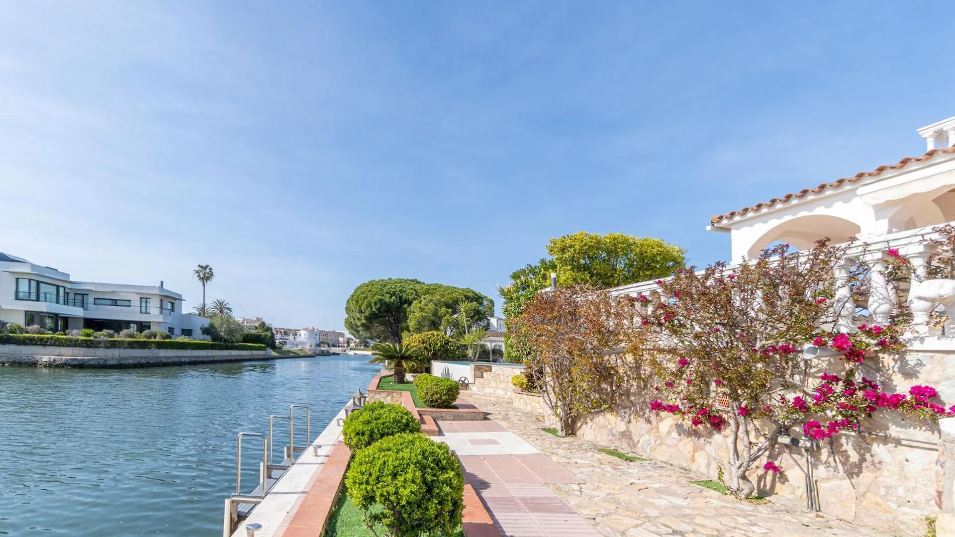 Apart-Rent Villa Fluvia 0002 Empuriabrava 0*,