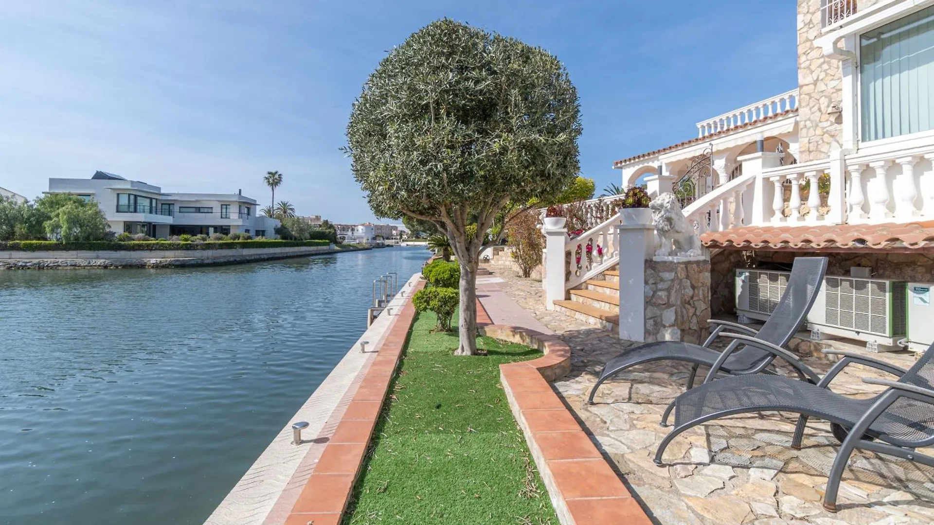Apart-Rent Villa Fluvia 0002 Empuriabrava
