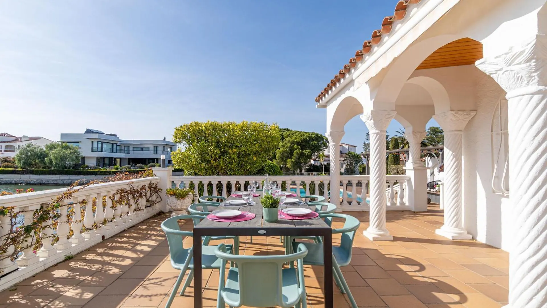Apart-Rent Villa Fluvia 0002 Empuriabrava Spain